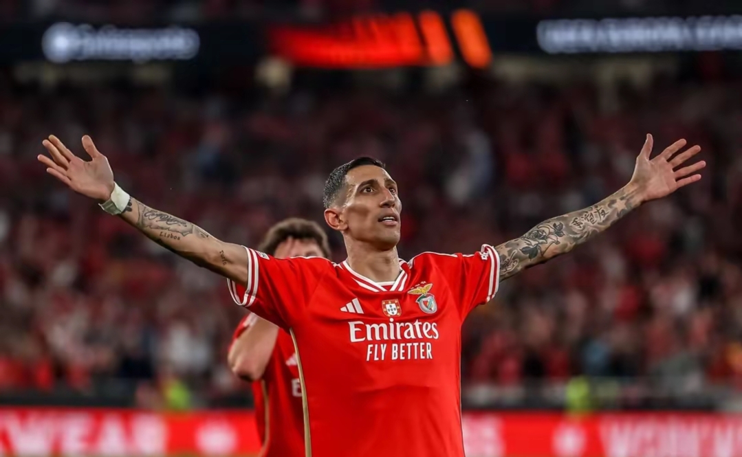 开云官方网站-包含转折点!皇家社会止住颓势,全明星赛今夜攻防权衡,底气十足,更衣室氛围转暖的词条