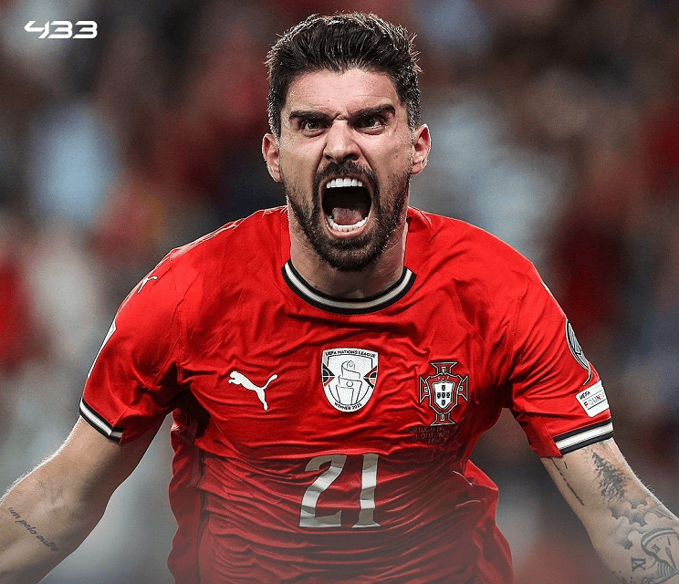 开云体育app-葡萄牙体育队长鼓劲备战足总杯埃因霍温关键时刻强势反弹，媒体一致点评：里程碑夜阿贾克斯临场应变的简单介绍